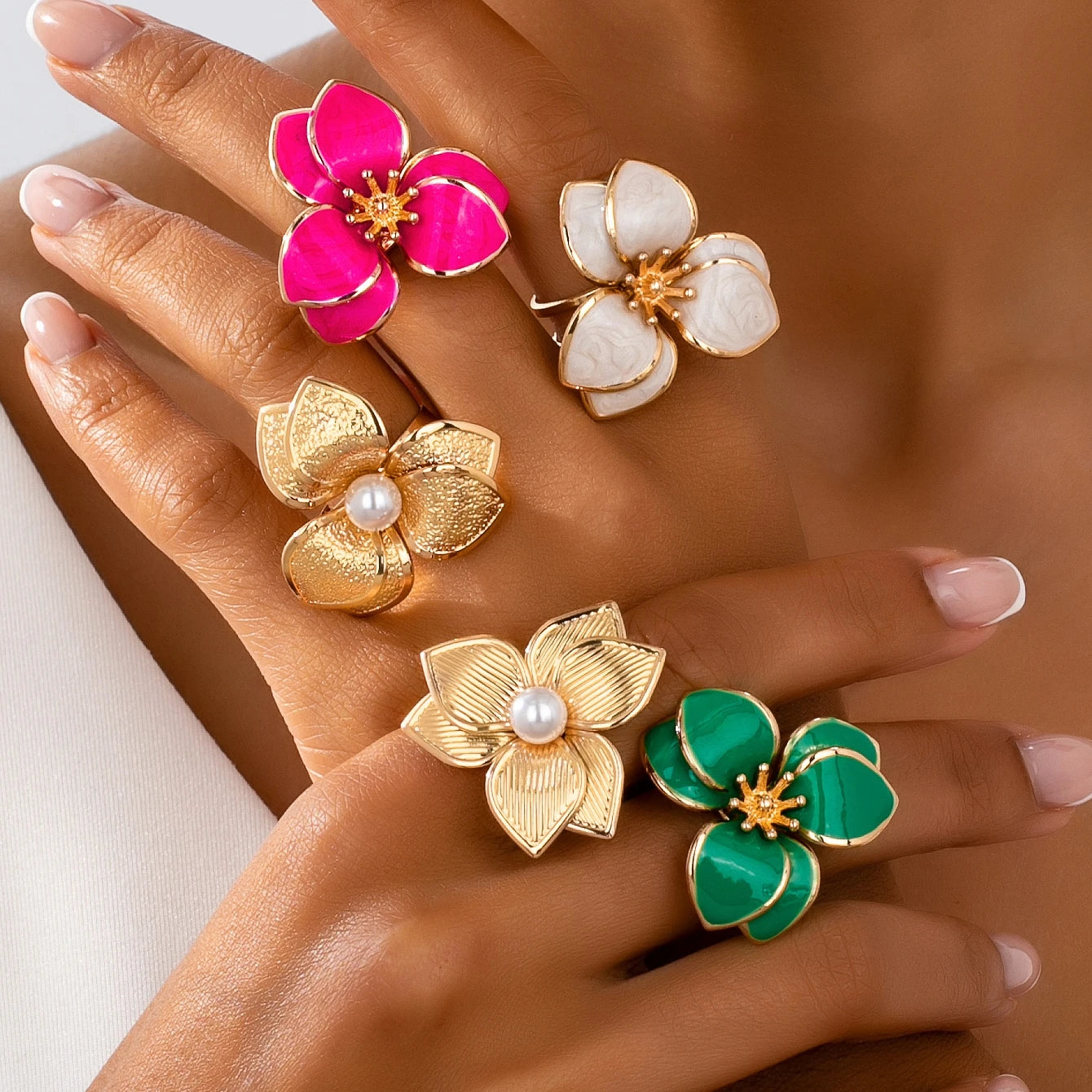 A Women's Open Ring with Flowers in Various Colors to Choose From, a Colorful and Fashionable Open Ring Suitable for Everyday and Vacation Wear Main image
