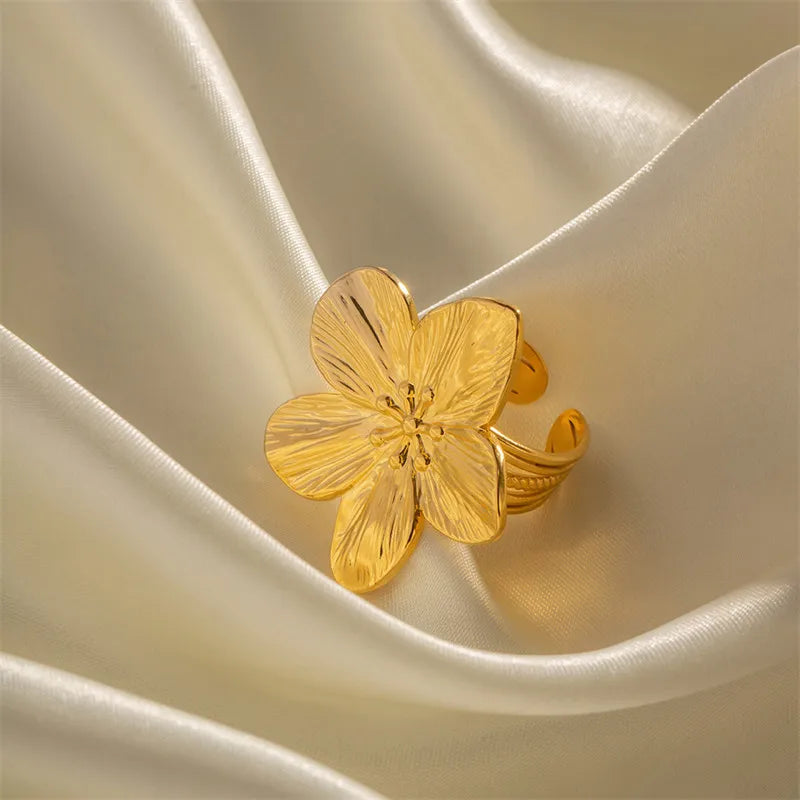 New Flower Ring for Women Simple Temperament Party Fashion Trendy Charm Waterproof Jewelry Gifts Wholesale