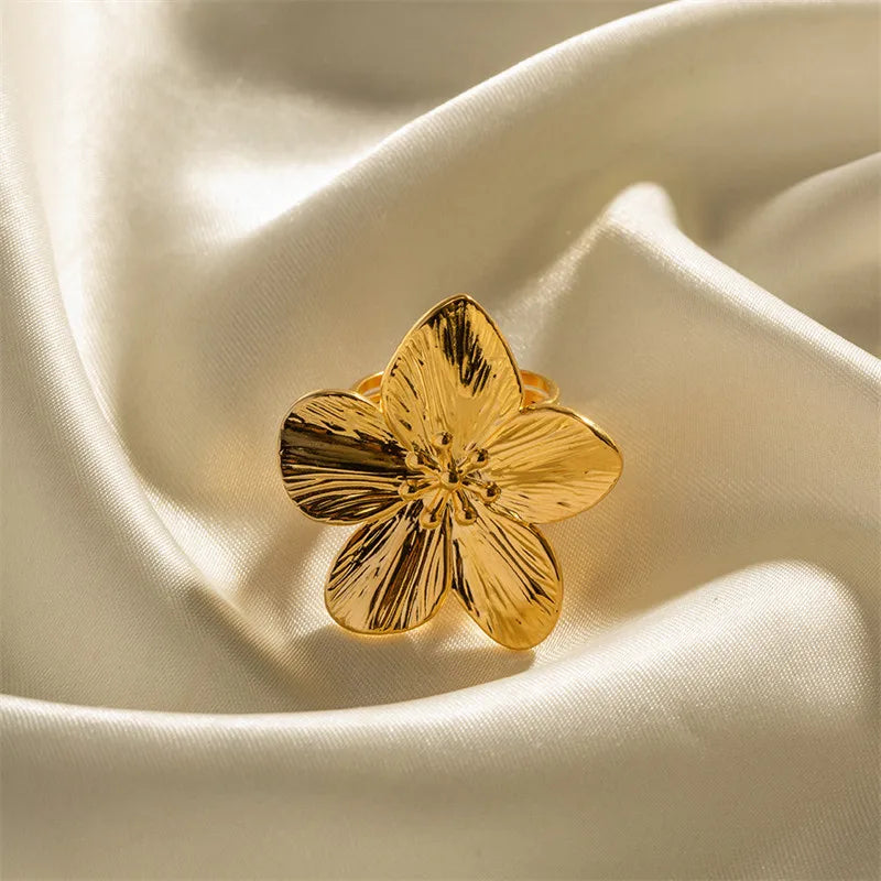 New Flower Ring for Women Simple Temperament Party Fashion Trendy Charm Waterproof Jewelry Gifts Wholesale