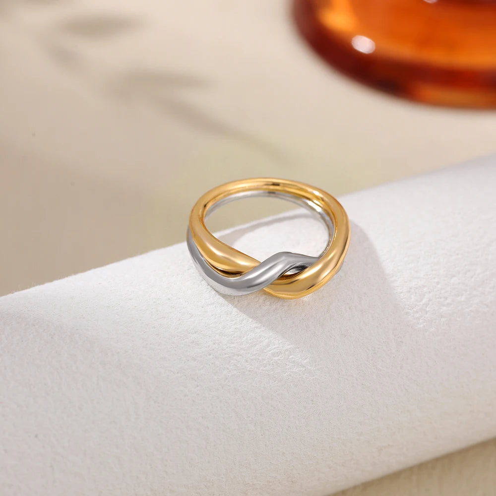 New Punk Two-tone Double Circle Rings for Women Non Tarnish Quality 18K Gold Plated Minimalist Twist Ring Vintage Jewelry Bijoux Secondary image