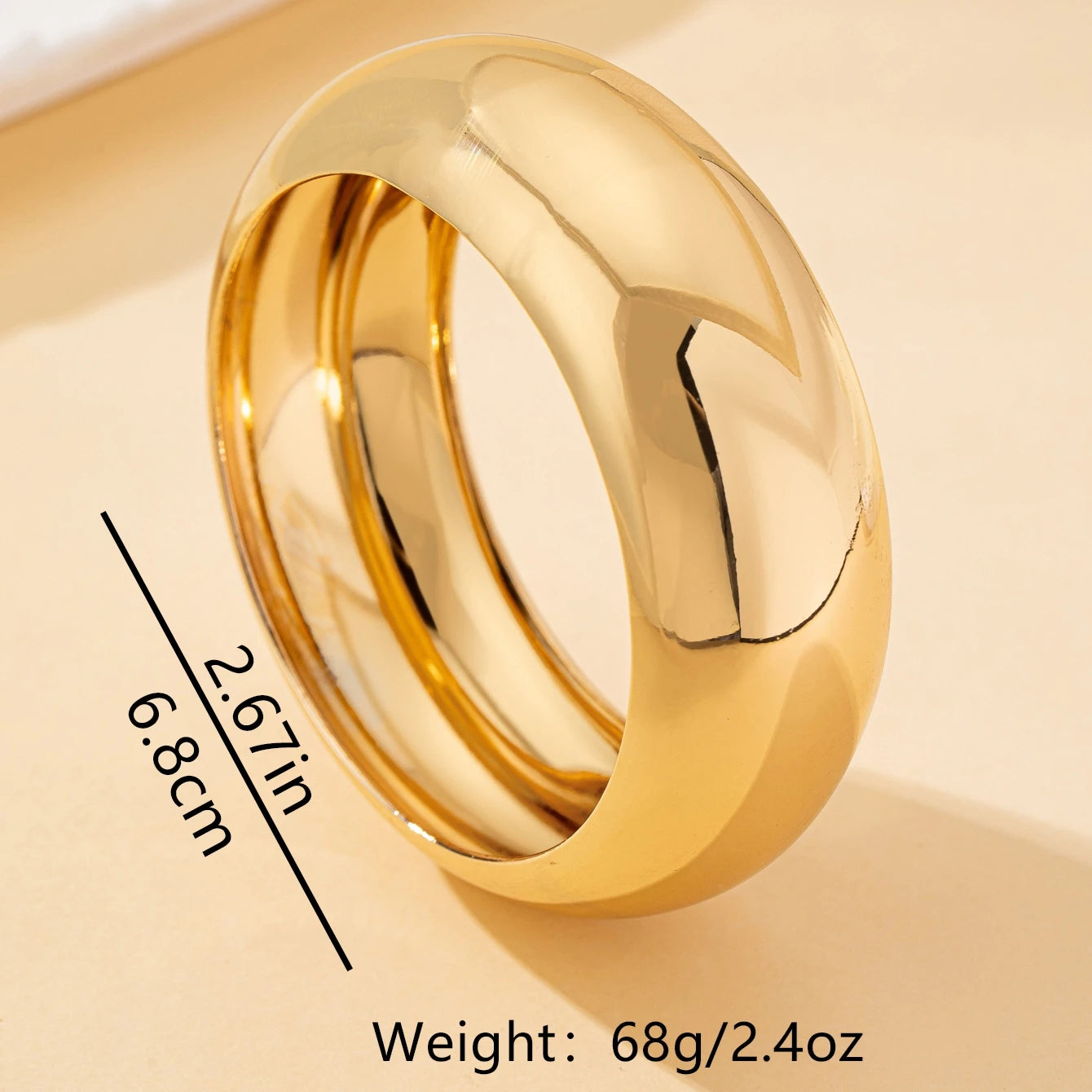 A Women's Bracelet with a Wide, Simple, Smooth Surface, Stylish and Suitable for Everyday Wear and Vacations