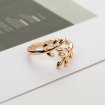 2024 New Flower Ring for Women Simple Temperament Party Fashion Trendy Charm Waterproof Jewelry Gifts Wholesale