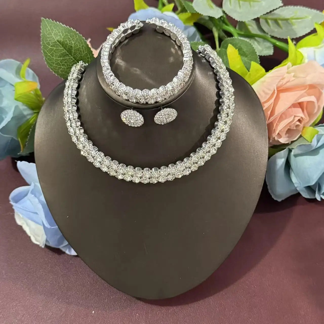 1 necklace, 1 pair of earrings, 1 bracelet, fashionable crystal, 3-piece set, rhinestone claw chain, diamond inlaid collar jewel Main image